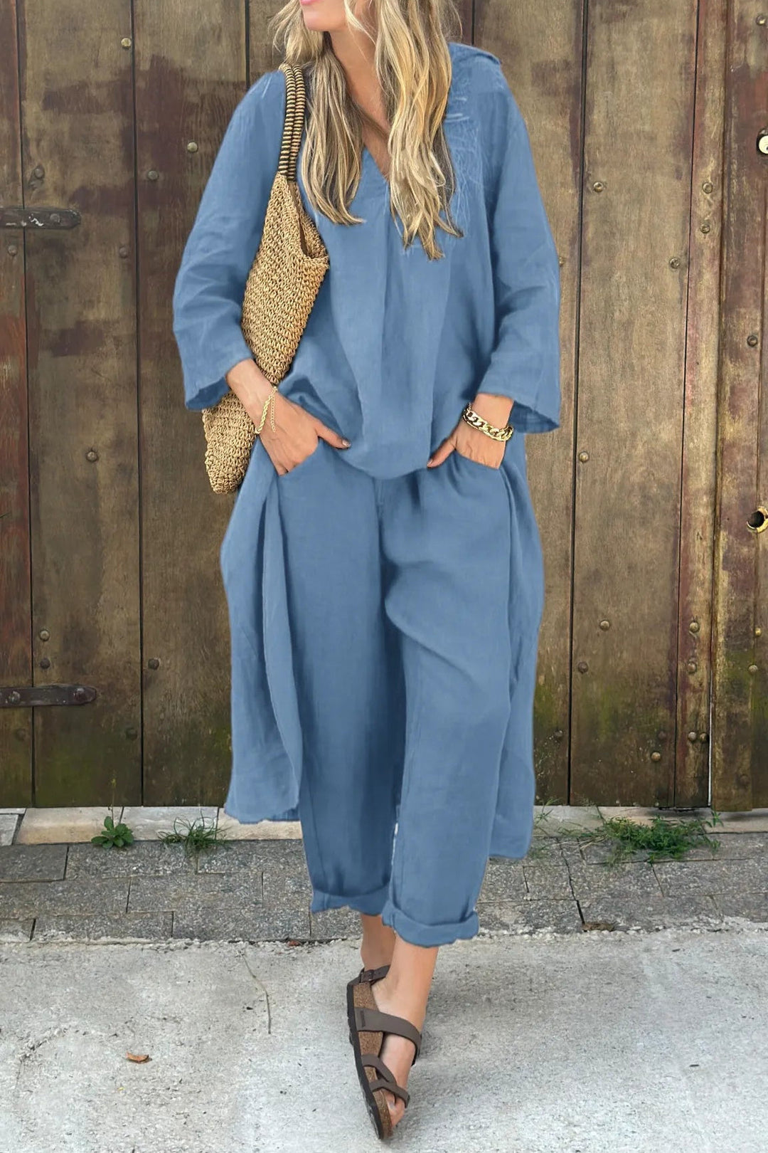 Bekvämt avslappnat tunika- och byxset för kvinnor. Lång design, perfekt för en chic och mångsidig sommarlook.