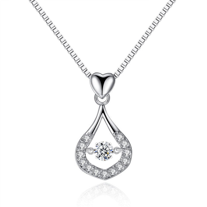 Elegant vattendroppe kristallhalsband i 925 sterling silver med glittrande cubic zirconia, perfekt för kvinnor.
