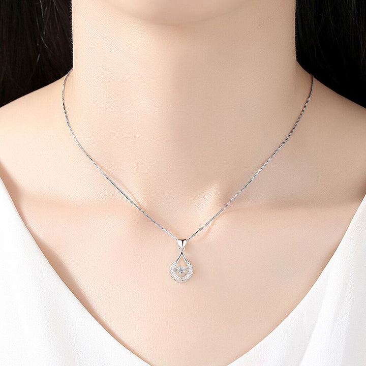 Strålande kvinnors halsband: vattendroppsformad kristall i 925 silver, idealiskt som smyckespresent för fest.