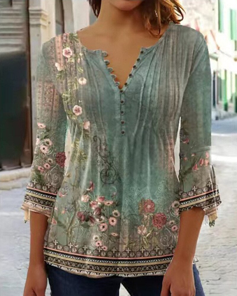 Mångsidig damblus bomullsmix, idealisk för arbetskläder och elegant höstmode.