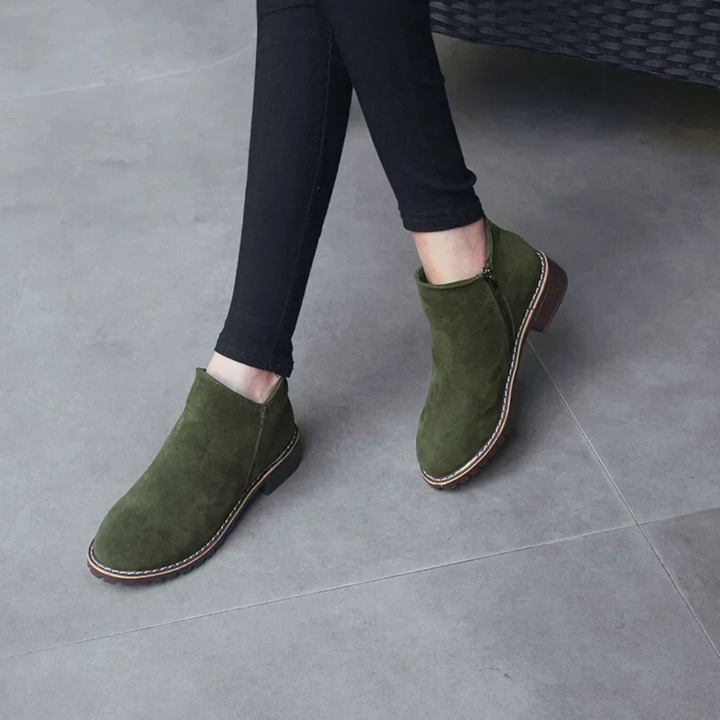 Bekväma chelsea-ankelstövlar för kvinnor med resårpaneler, stilrena för vardag och höstmode.