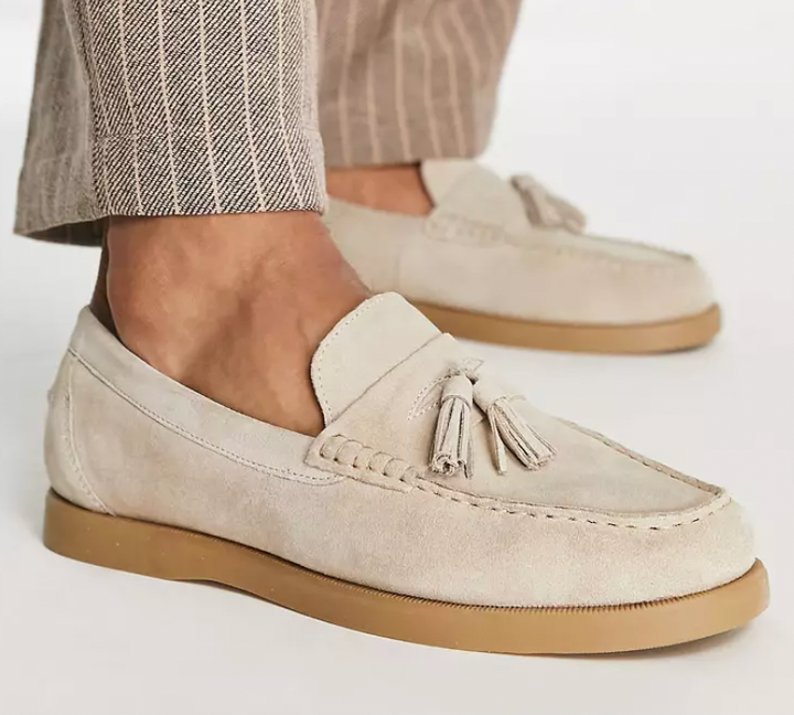 Stiliga herrloafers med flexibel sula, perfekta som komfortabla vardags- eller festskor.