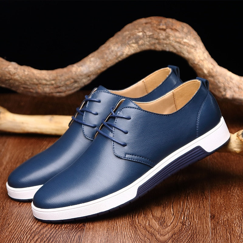Bekväma bruna herrskor i Oxford-stil med snörning, perfekta för en elegant och avslappnad look.