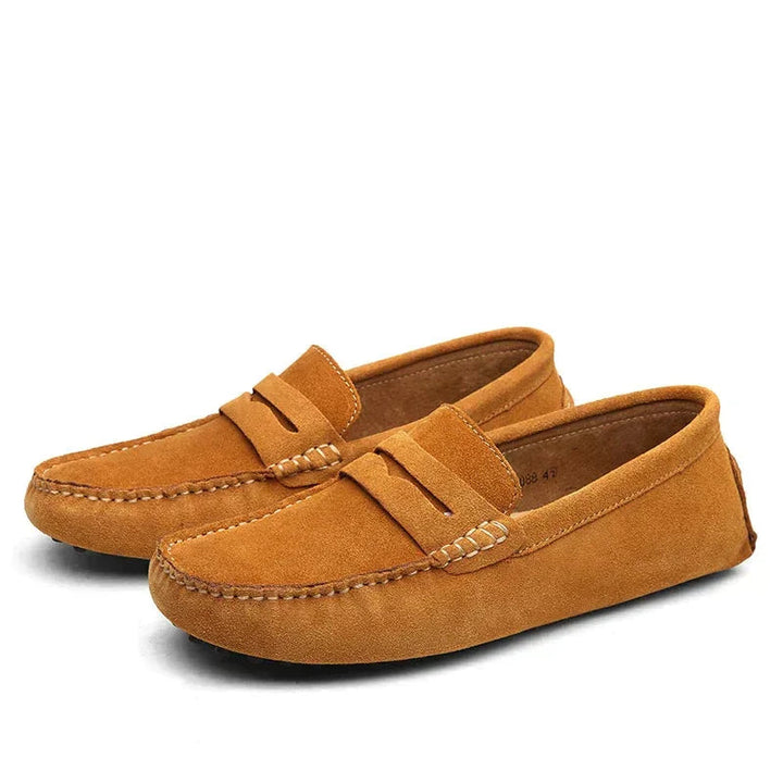 Mäns eleganta loafers med bekväm sula. Italienska klassiska skor, perfekta för fest eller casual herrmode.