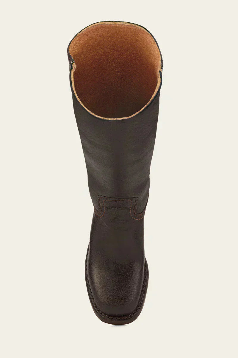 Moderna damstövlar med blockklack, slitstark design. Eleganta och bekväma för mode under hela säsongen.