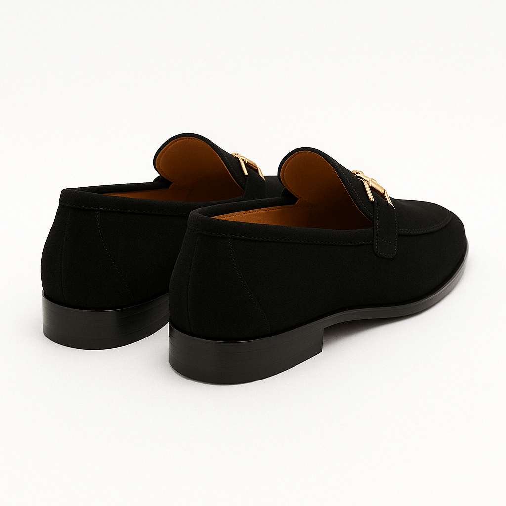 Toppvy av eleganta herr loafers, designade för komfort och stil, utmärkta som bekväma affärs- eller casualskor.
