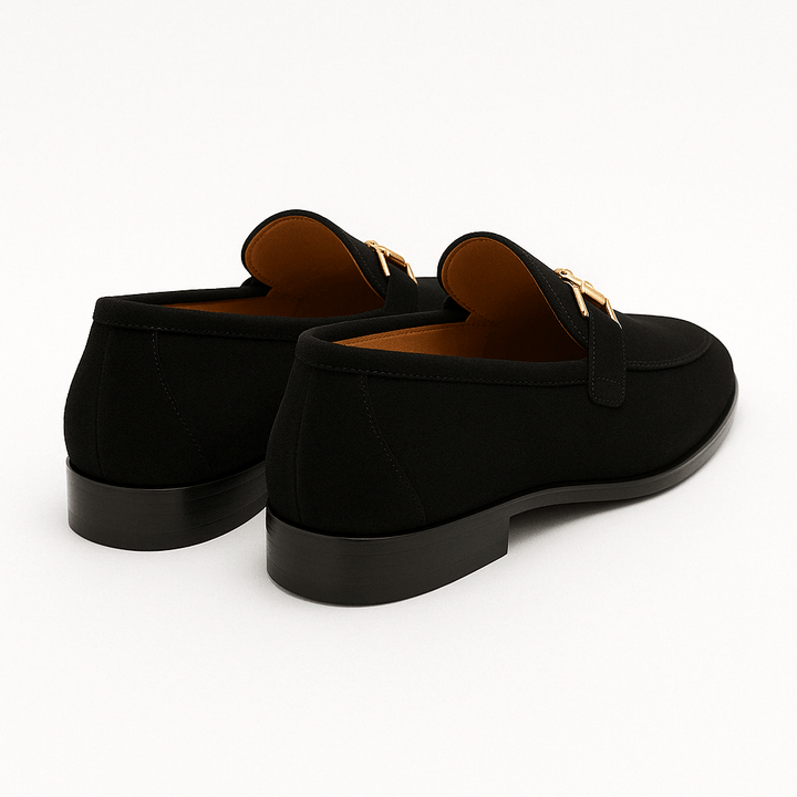 Toppvy av eleganta herr loafers, designade för komfort och stil, utmärkta som bekväma affärs- eller casualskor.