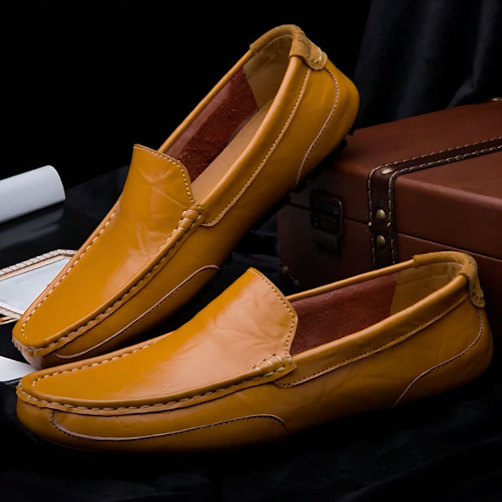 Tidlösa herr loafers i stilren design, bekväma vardagsskor. Passar utmärkt för semi-formella tillfällen.