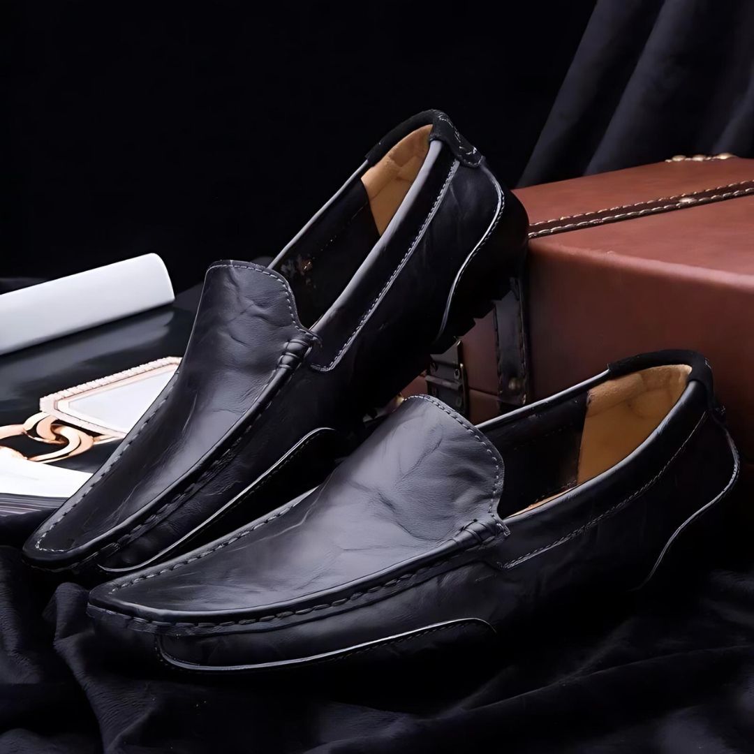 Bekväma slip-on herrskor, eleganta loafers för män. Idealisk för en avslappnad men stilfull vårlook.