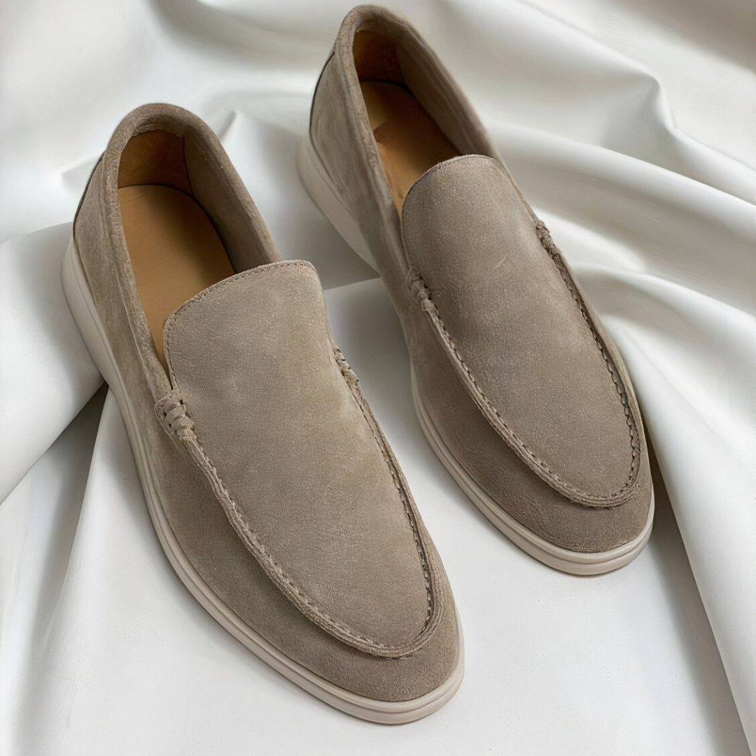 Bekväma herr loafers i retro design. Slip-on skor för män som söker tidlös elegans och komfort.