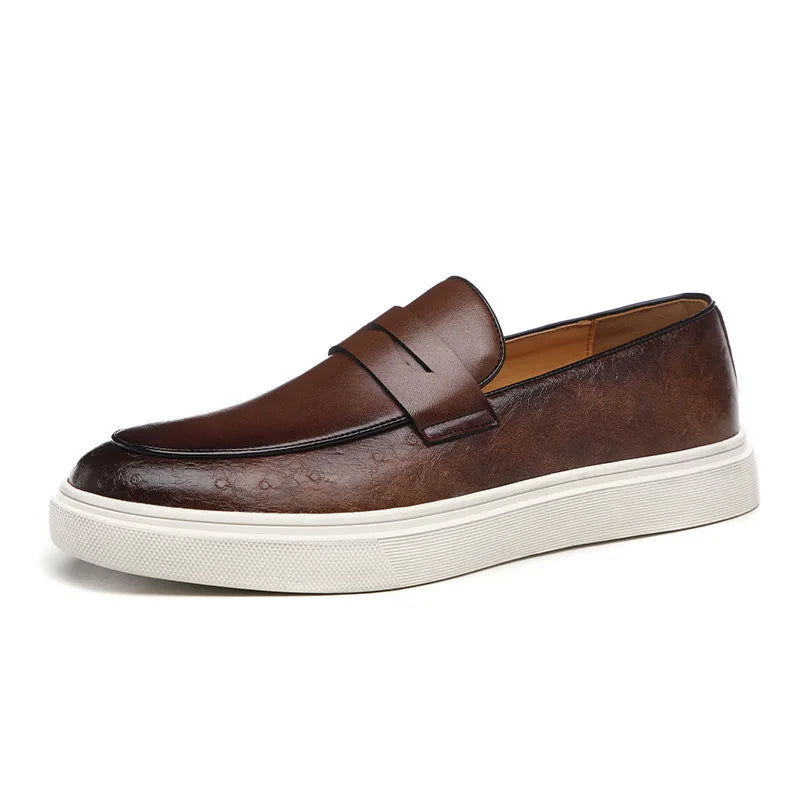 Herrloafers med elegant munkspänne, designade för komfort och stil. Mångsidiga slip-on skor för herrmode.