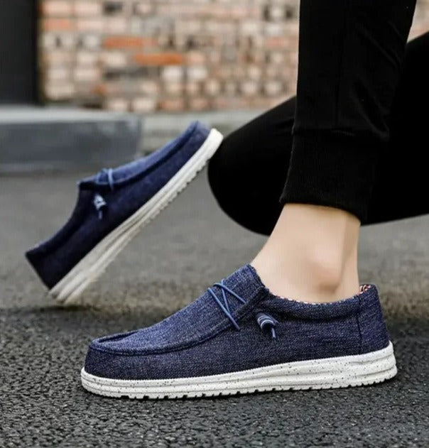 Mångsidiga eleganta herrloafers med snörning. Komfortabla, stilrena vardagsskor för herr.