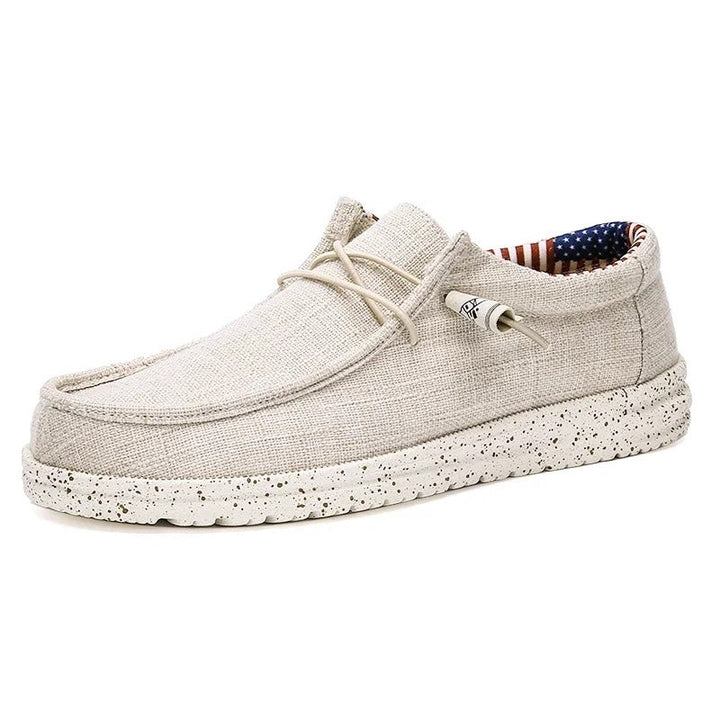 Stilrena herrloafers i premiummaterial med detaljerad snörning. Perfekta bekväma herrskor.