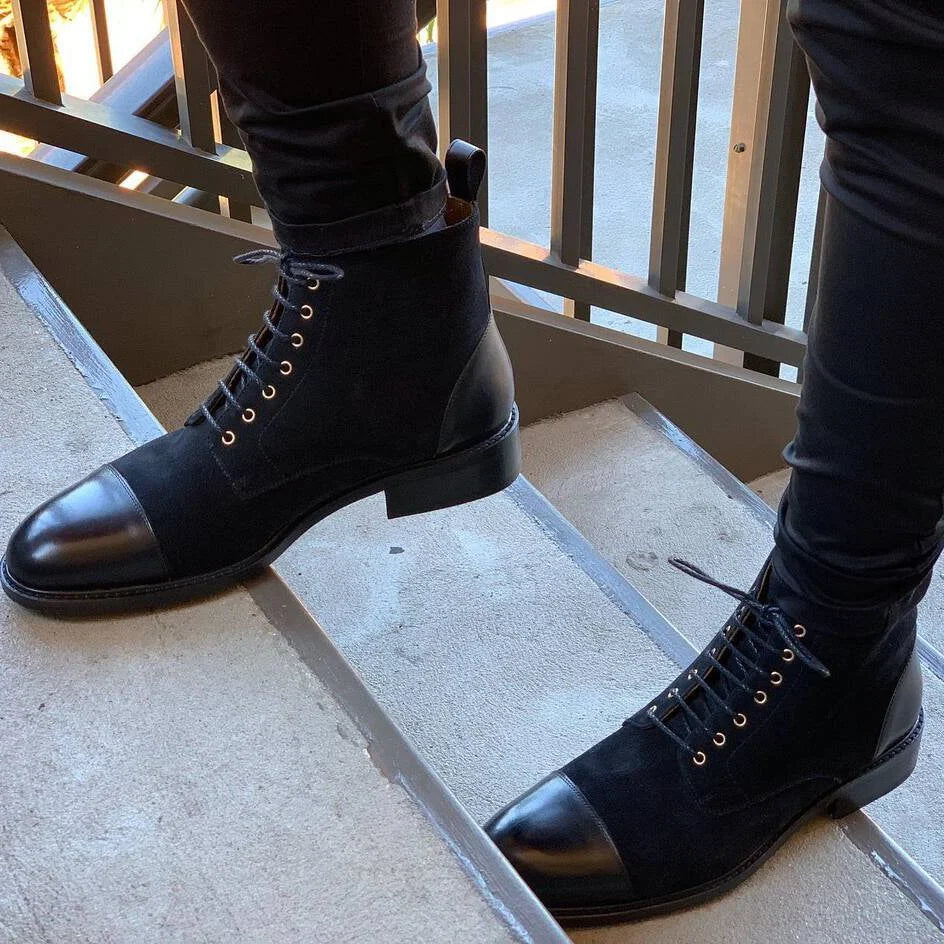 Klassiska vardagsstövlar för män. Tidlös design möter komfort och stil, perfekta som eleganta mode stövlar.