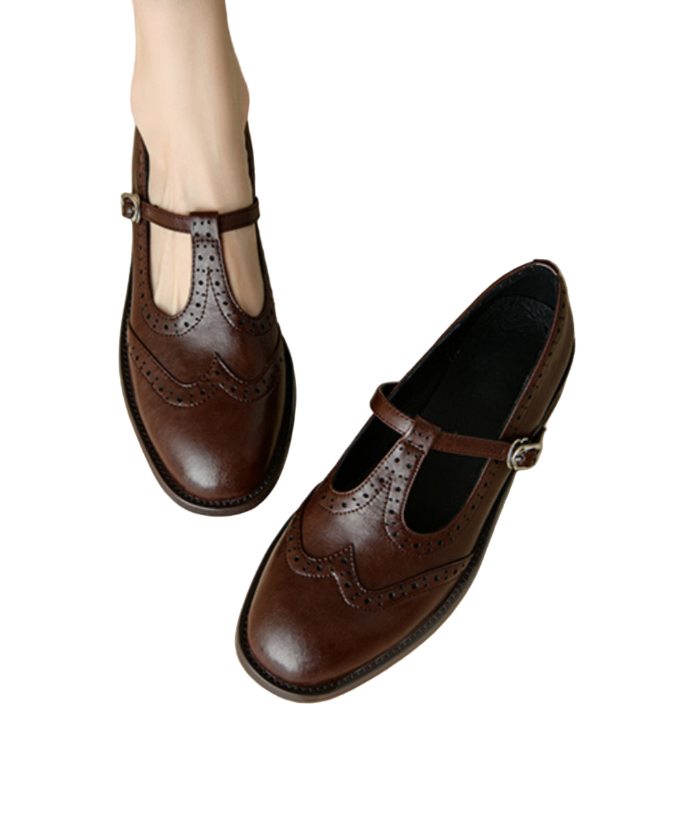 Eleganta kvinnors loafers med unik splicing design. Bekväma platta skor i stilfullt mode för vardag och fest.