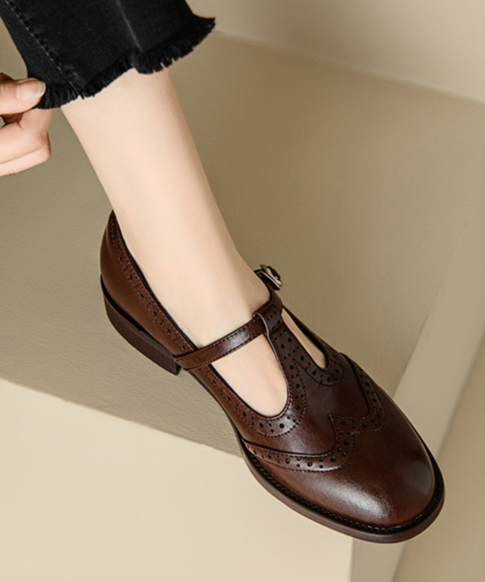 Moderiktiga kvinnors loafers med bekväm passform och distinkt splicing design. Mångsidiga eleganta vardagsskor.