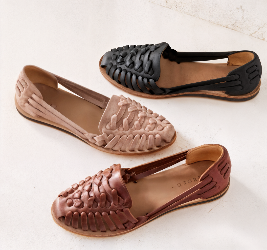 Stilrena kvinnors slipperskor med bekväm design. Perfekta eleganta skor för både vardag och fest.