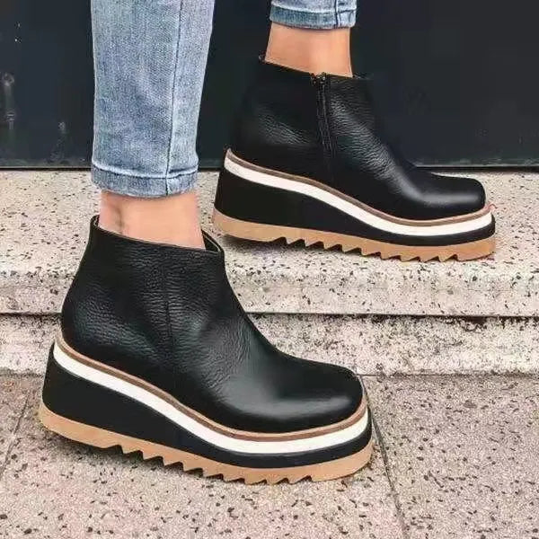 Stilrena damstövlar med komfortabel design & halkfri sula. Mångsidiga skor för alla säsonger.