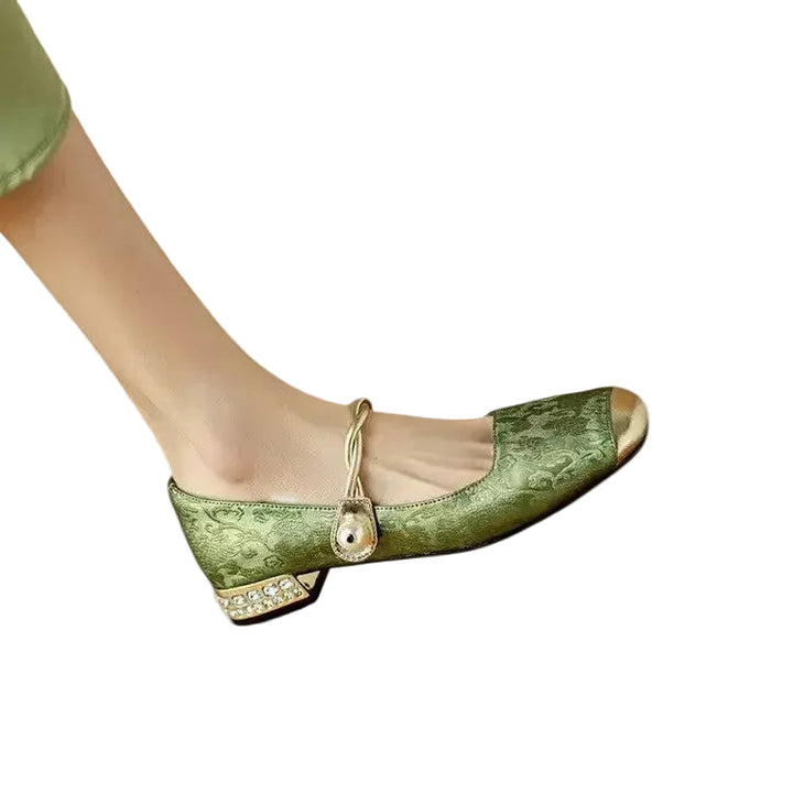 Eleganta lågklackade Mary Jane skor för kvinnor, perfekta för daglig komfort och stil.