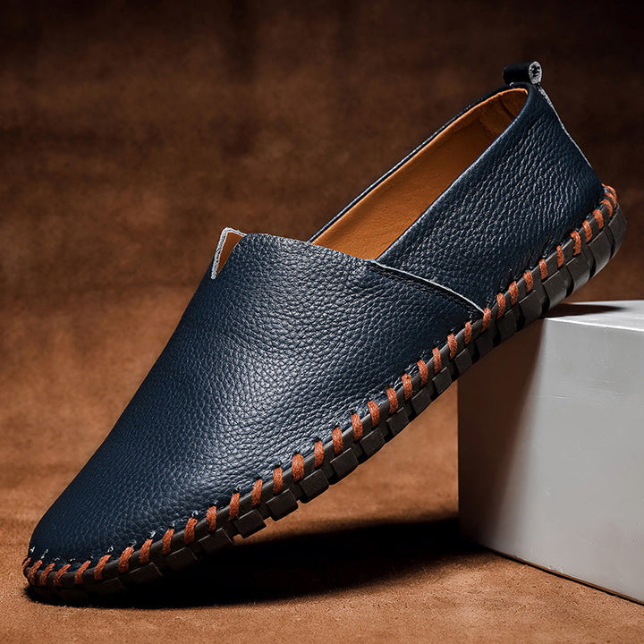 Bekväma vårskor för män. Slip-on loafers som är enkla att ta på och ger en stilren look under varma dagar.