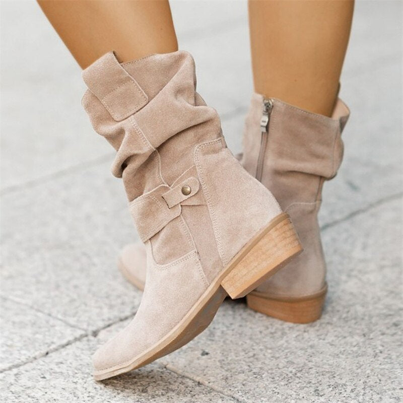 Kvinnors ankelboots med låg klack, bärs. Eleganta & bekväma höstskor, perfekta för moderna outfits.