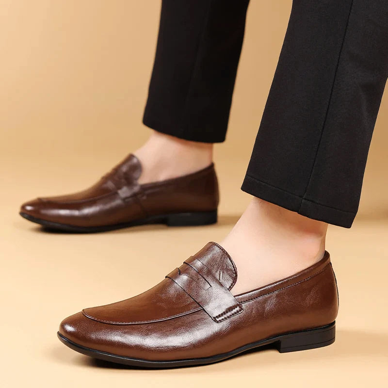 Trendiga herr loafers med fyrkantig tå, bruna för en stilfull och bekväm upplevelse. Vardag och festskor.