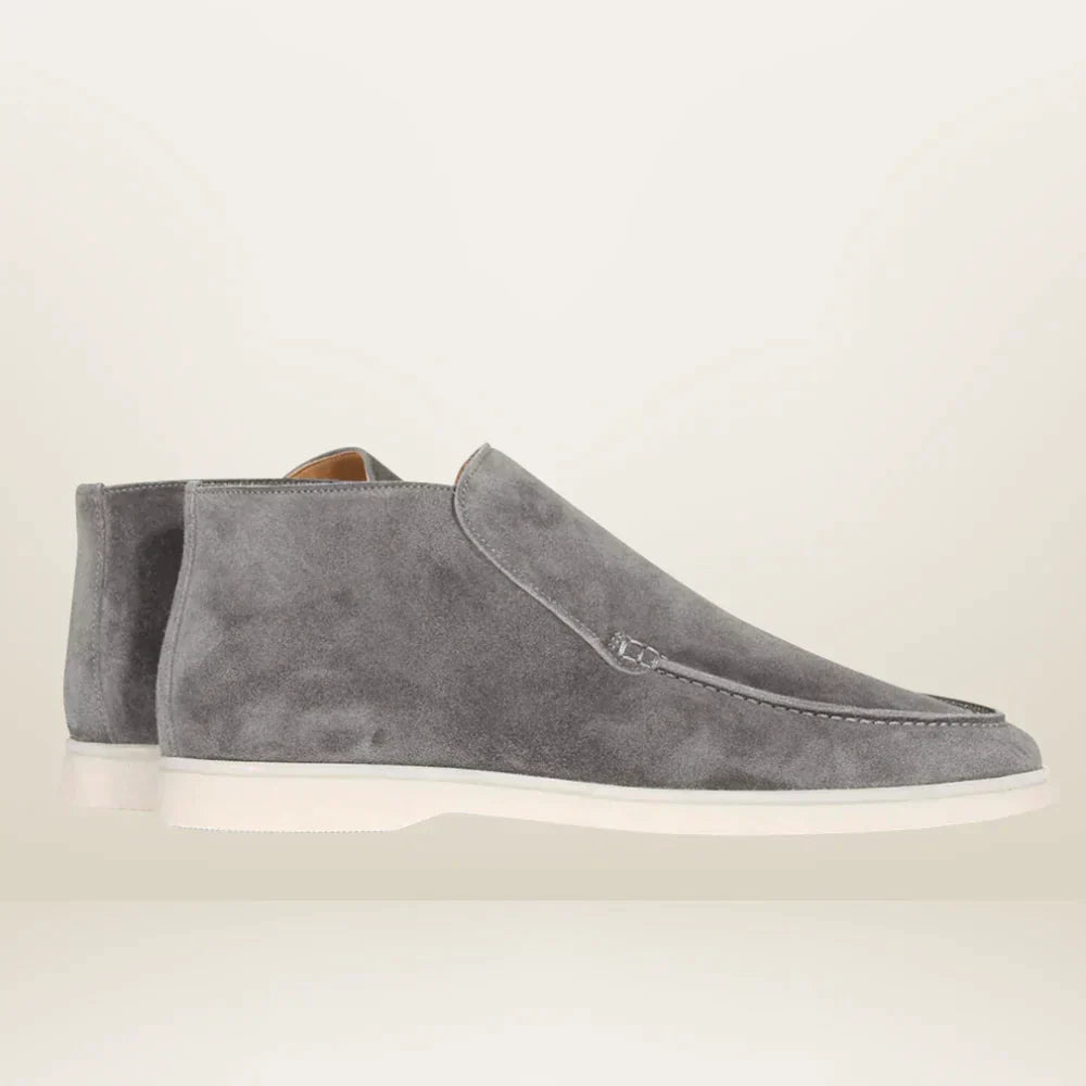 Stilrena herrloafers i premiumkvalitet, klassiska slip-on skor som kombinerar komfort och tidlös elegans.