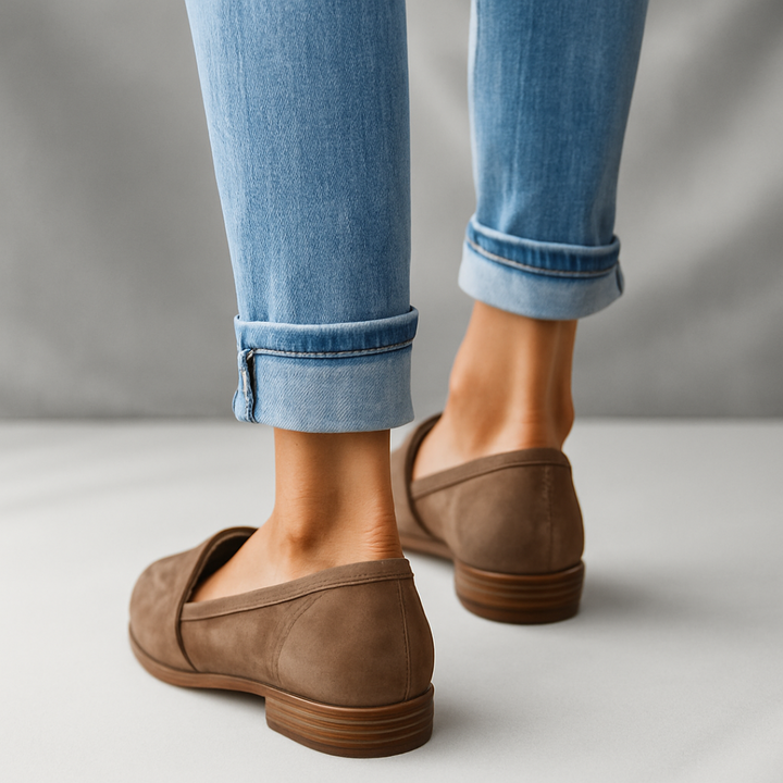 Mångsidiga kvinnors loafers, perfekta för kontoret och vardagen. Eleganta, bekväma och stilrena vår-/höstskor.