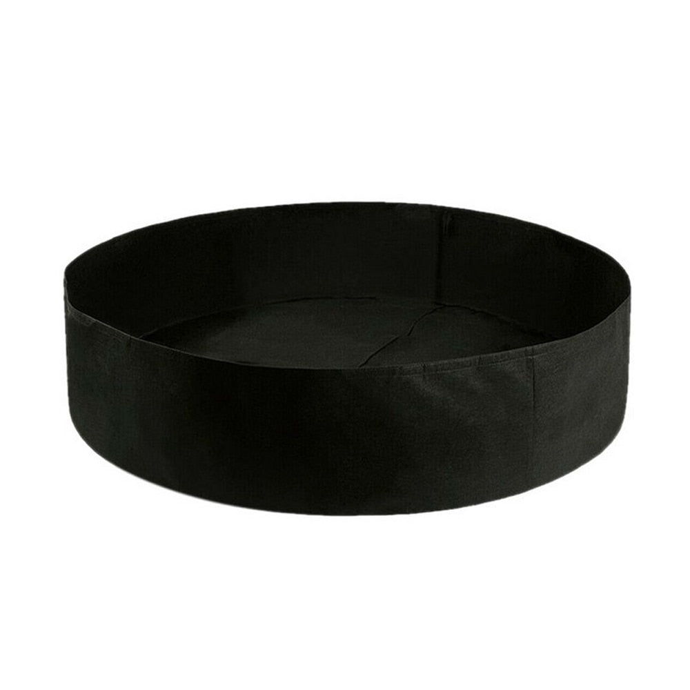 Närbild på en miljövänlig odlingspåse i slitstark filt, utformad för långvarig och återanvändbar plantering.