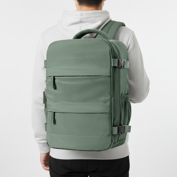 Svart unisex kabinryggsäck CabinMate. Perfekt för flyg & tåg, med smarta fack för organiserade resor.