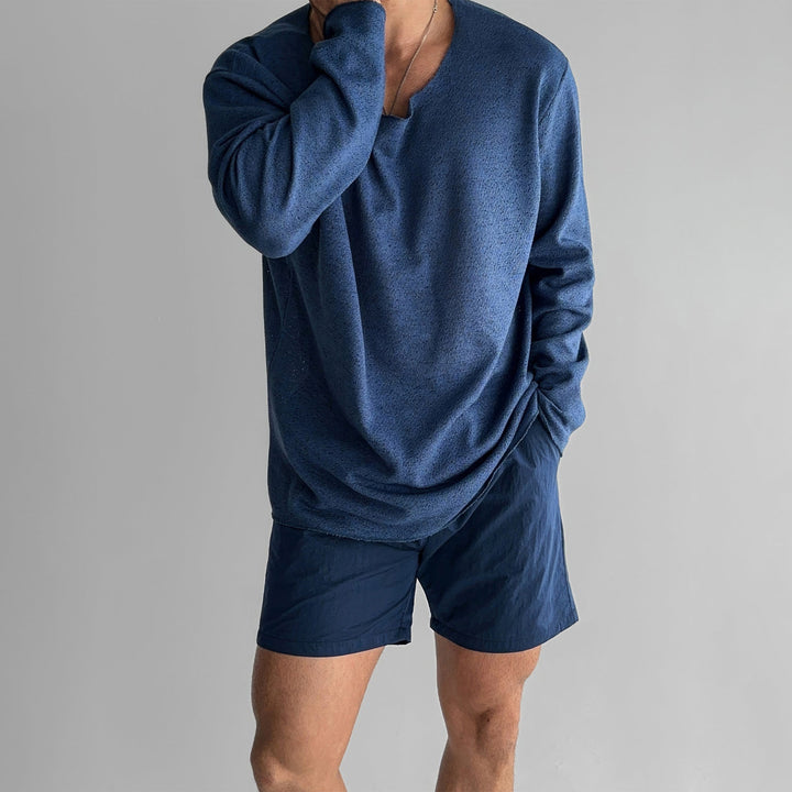Bekväm casual herrskjorta, idealisk för vår och höst. Mjuk enfärgad skjorta för herrmode.