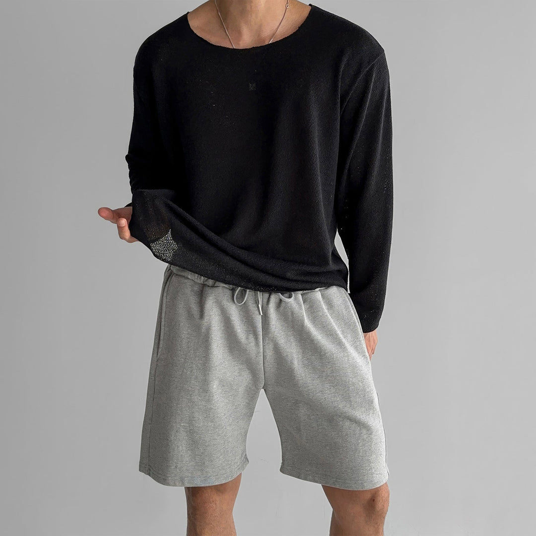 Enfärgad mjuk herrskjorta med avslappnad passform. Perfekt som bekväm casualskjorta för herrmode.