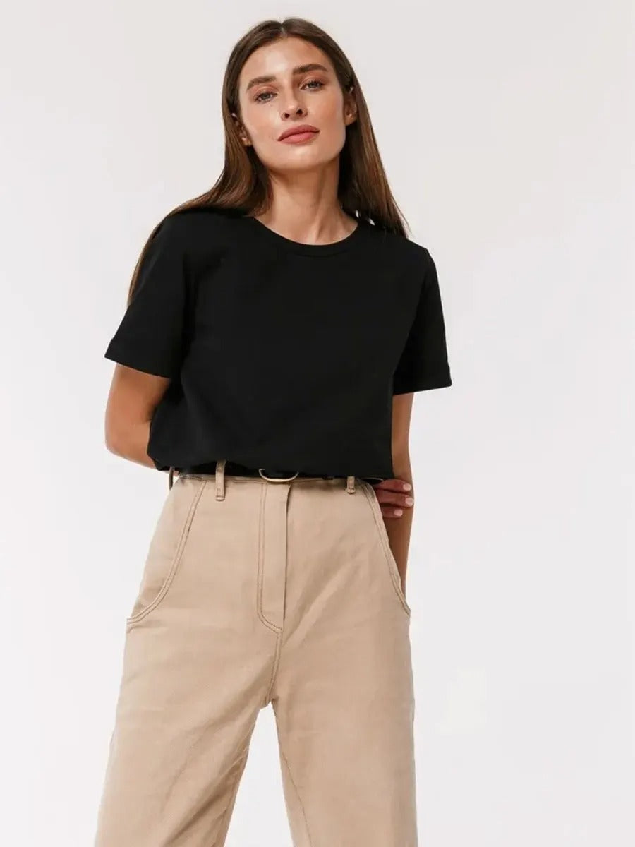 Bekväm dam t-shirt, enfärgad och mångsidig, perfekt för casual vardagsbruk.