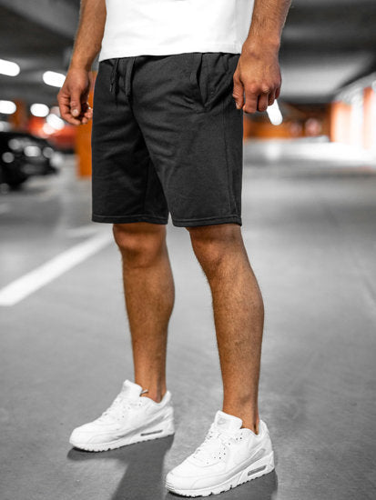 Bekväma enfärgade herrshorts, perfekta för en avslappnad look under sommaren.