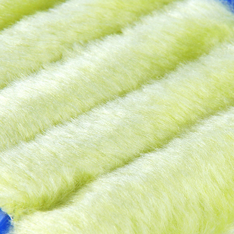 Kompakt rengöringsverktyg med mikrofiber för dammtorkning. Enkel att använda för grundlig hemstädning.