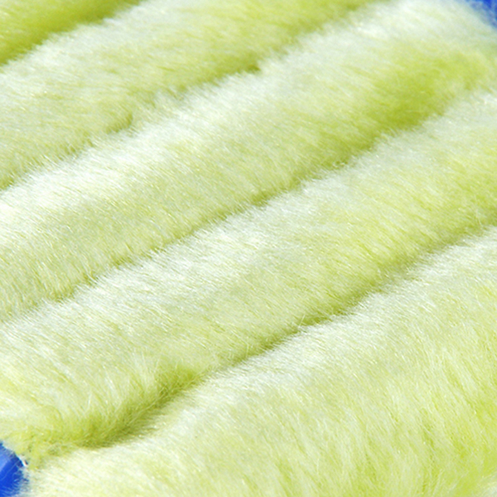 Kompakt rengöringsverktyg med mikrofiber för dammtorkning. Enkel att använda för grundlig hemstädning.