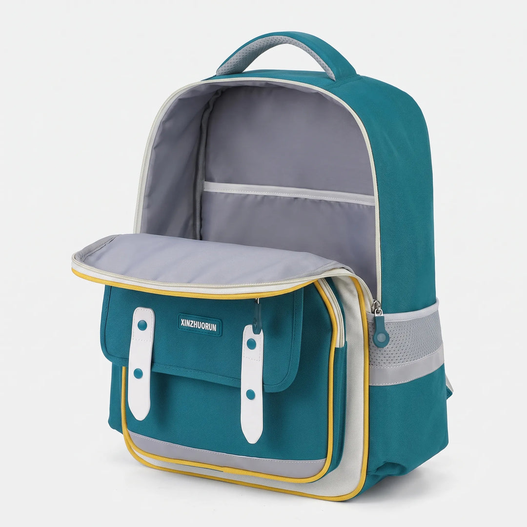Bakre vy av ergonomisk skolryggsäck med vadderade axelremmar och ryggpanel som ger optimalt stöd.