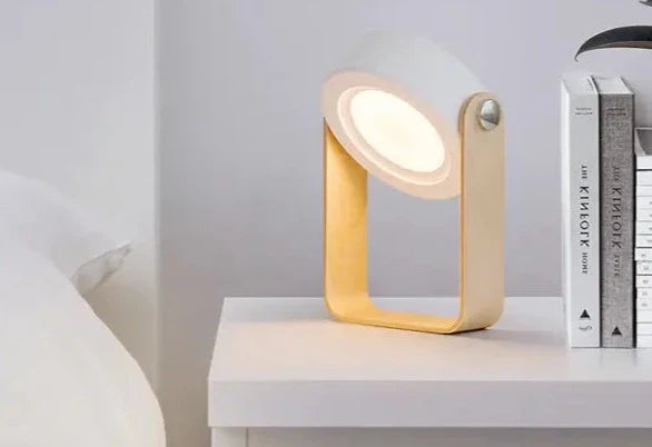 Kompakt fällbar campinglampa med LED, vattentät och portabel för alla dina äventyr.