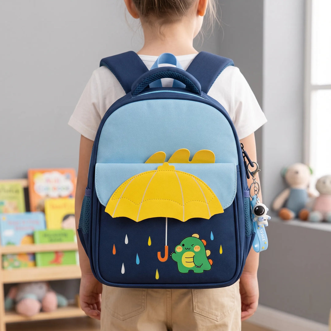 Färgglad barnryggsäck för förskola/skolstart, tecknad design i nylon. Bekväm skolväska för barn.