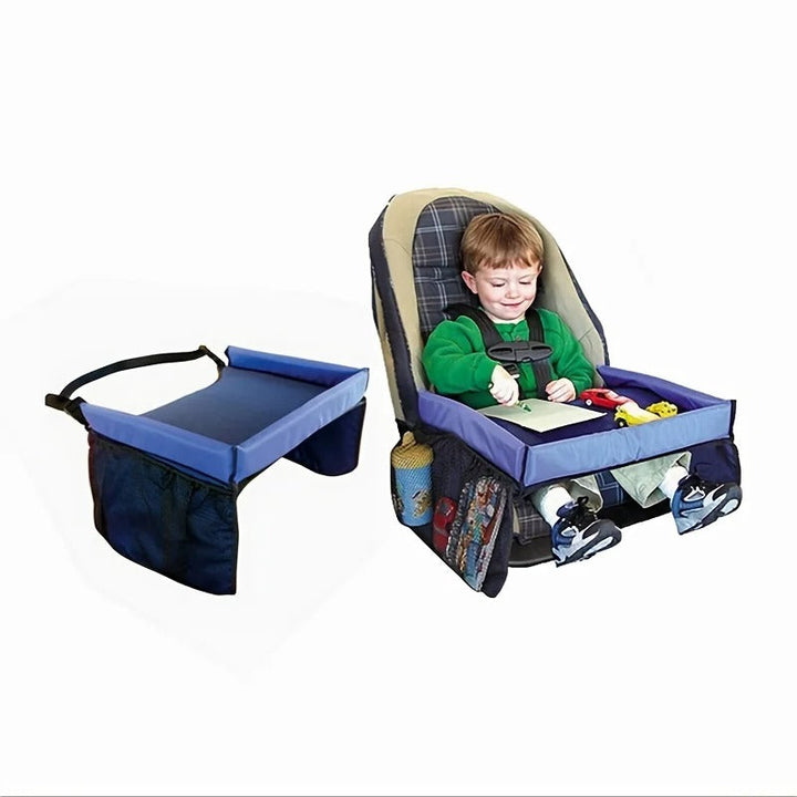 Säkerhetsbricka för bilbarnstol, robust design i polyester som håller leksaker och snacks på plats.