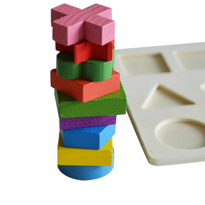 3D-träpussel som visar ett rymdskepp, inspirerar till fantasifull lek för yngre barn.