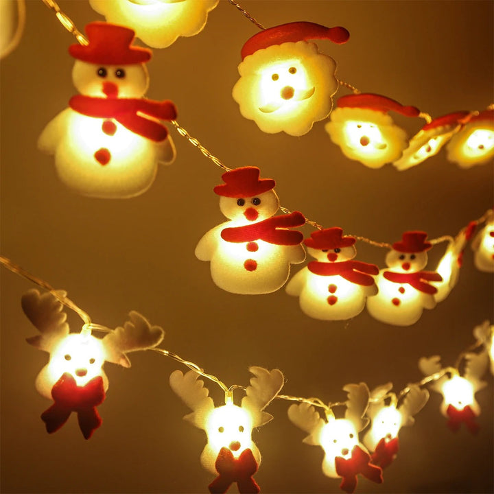 Ljusstark LED-ljusslinga för jul, ger en gnistrande julstämning som inomhusbelysning i alla rum.