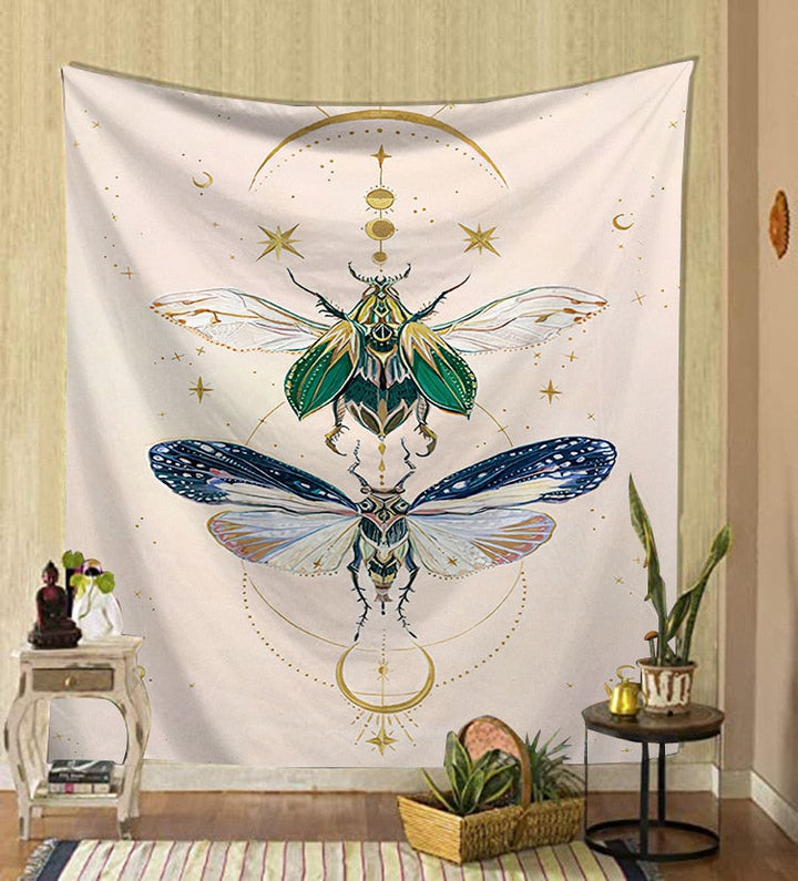 Mjuk flanell väggväv med mystiskt fantasy design. Idealisk för ett drömskt sovrum.