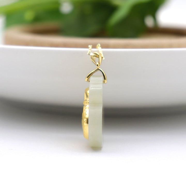 Elegant Feng Shui jade amulett. Pengapåse hängsmycke, perfekt present för kvinnor för välstånd.