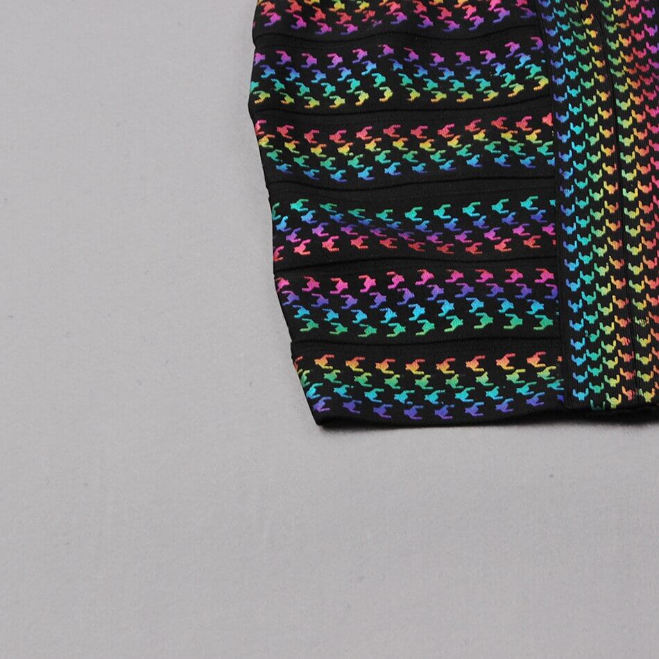 Bohemian chic flerfärgad randig miniklänning. Ärmlös festklänning för kvinnor, stretchig och bekväm.