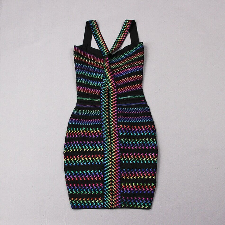 Elegant flerfärgad randig miniklänning för kvinnor. Ärmlös festklänning i bodycon-modell, sommarstil.