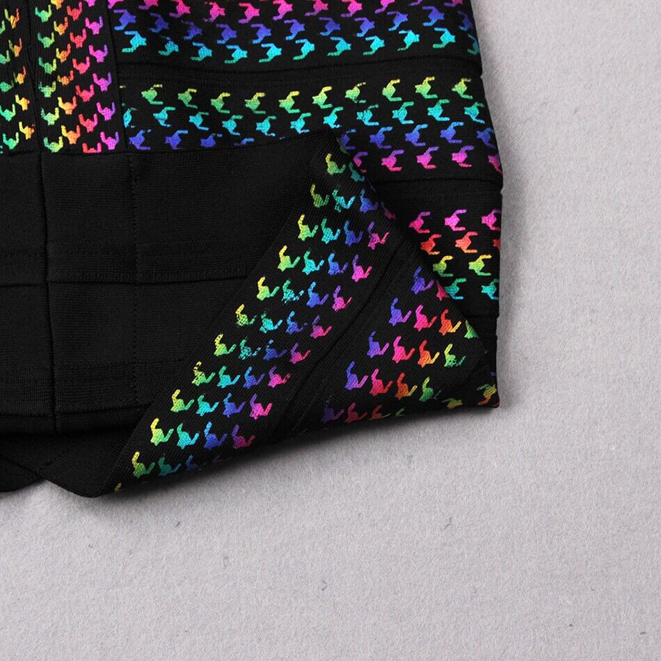 Trendig flerfärgad randig miniklänning. Ärmlös bodycon stretchklänning, idealisk sommar- och partyklänning.