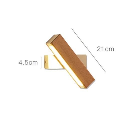 Elegant LED-vägglampa med 360° svängbar arm. Ger riktad och modern belysning.
