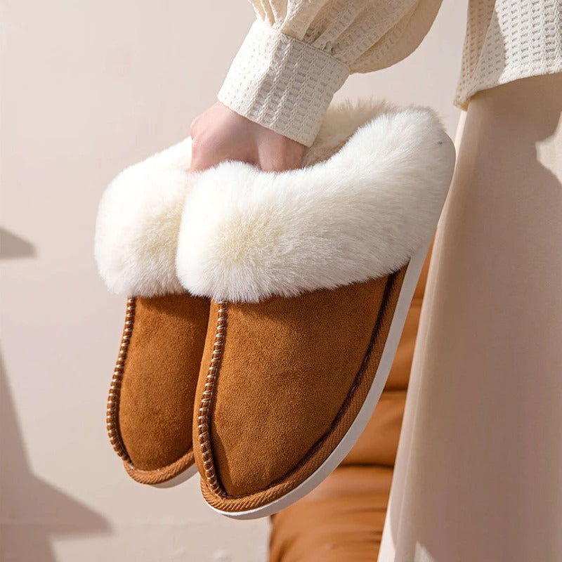 Fluffiga mockastil damtofflor för inneskor. Varma, mysiga och bekväma för vardagsbruk.