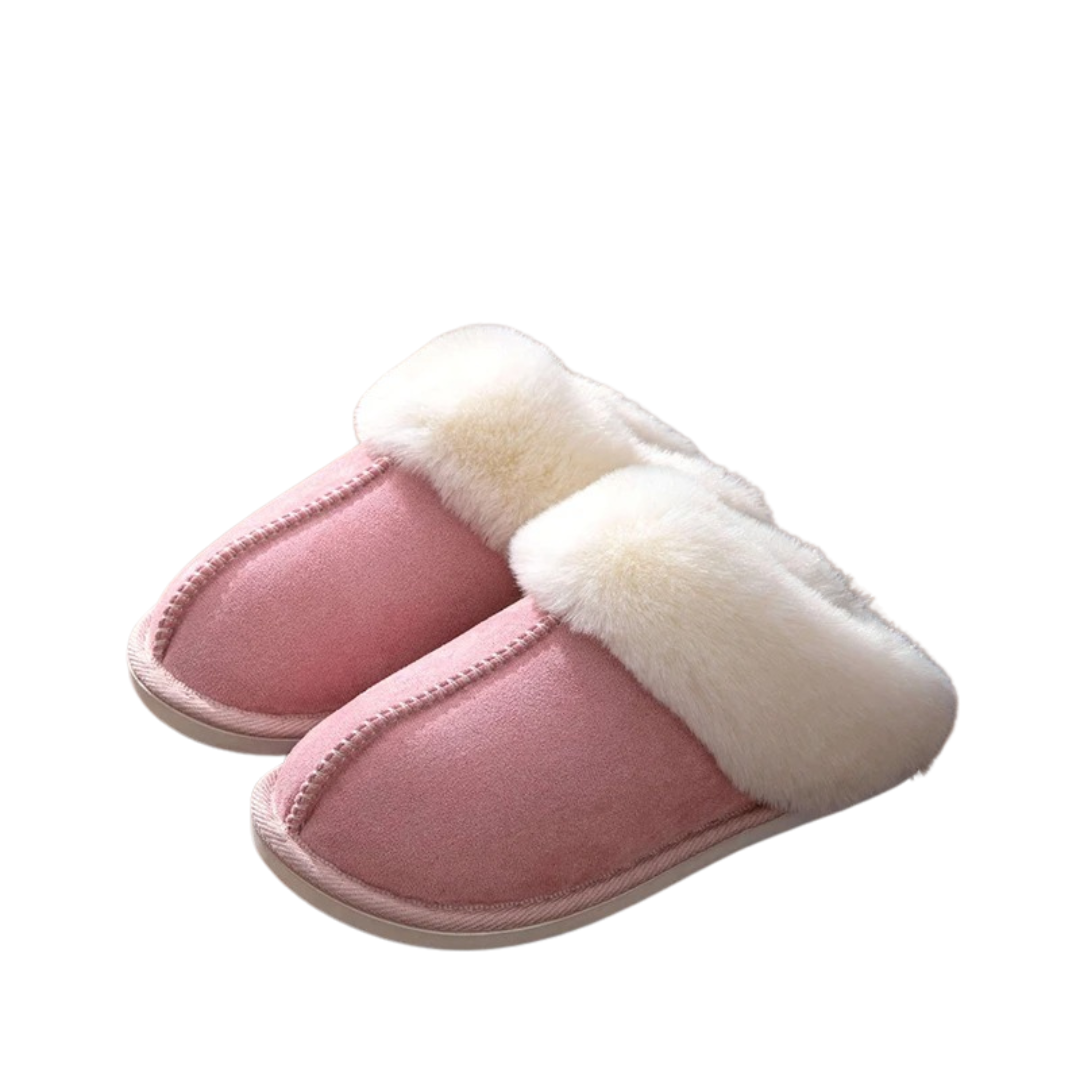 Beige fluffiga damtofflor i mockastil, mysiga och varma. Idealiska som hemmatofflor.